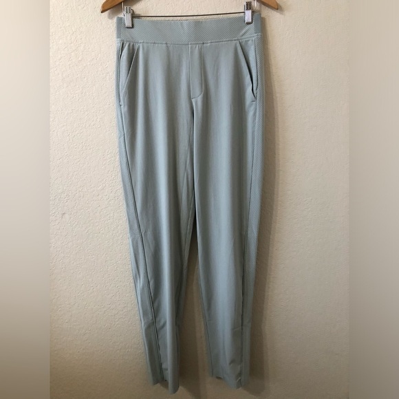NWOT Athleta Brooklyn Textured Ankle Pant in City Stripe Gray - Size 4T - Picture 1 of 9